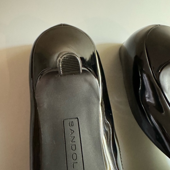 NEW BANDOLINO PATENT LEATHER PEEP TOE HEELS - Picture 5 of 9